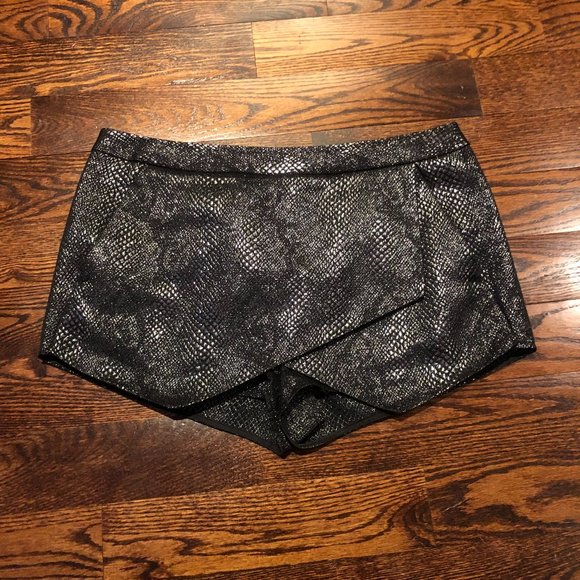 Express Printed Shorts - Picture 1 of 5